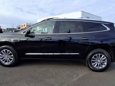 Certified 2023 Buick Enclave Essence image 5