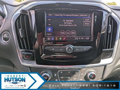 Used 2022 Chevrolet Traverse LT image 22