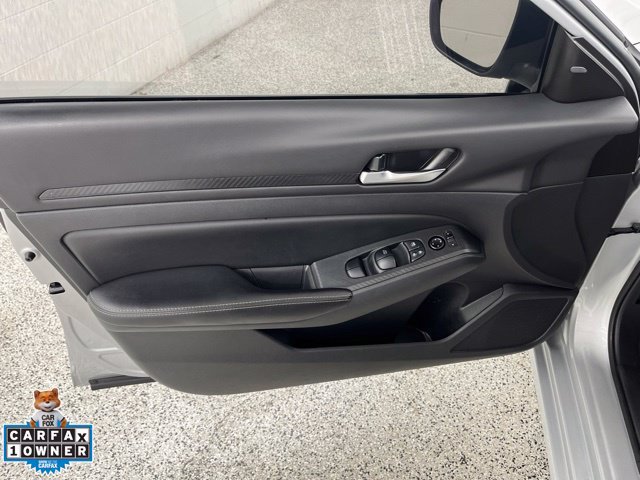 Used 2024 Nissan Altima 2.5 SV FWD image 27