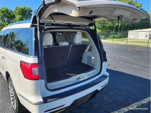 Used 2019 Lincoln Navigator Reserve w/ Cargo Package AWD/4WD image 17