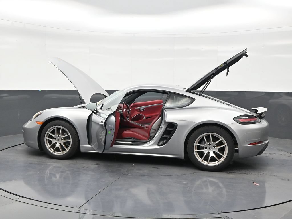 Used 2024 Porsche 718 Cayman RWD image 29