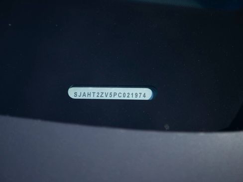 Used 2023 Bentley Bentayga Extended Wheelbase image 34