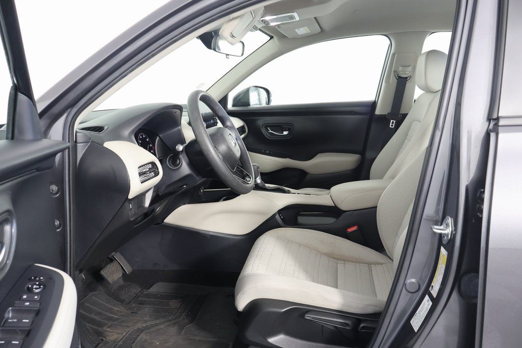 Used 2025 Honda HR-V LX image 8