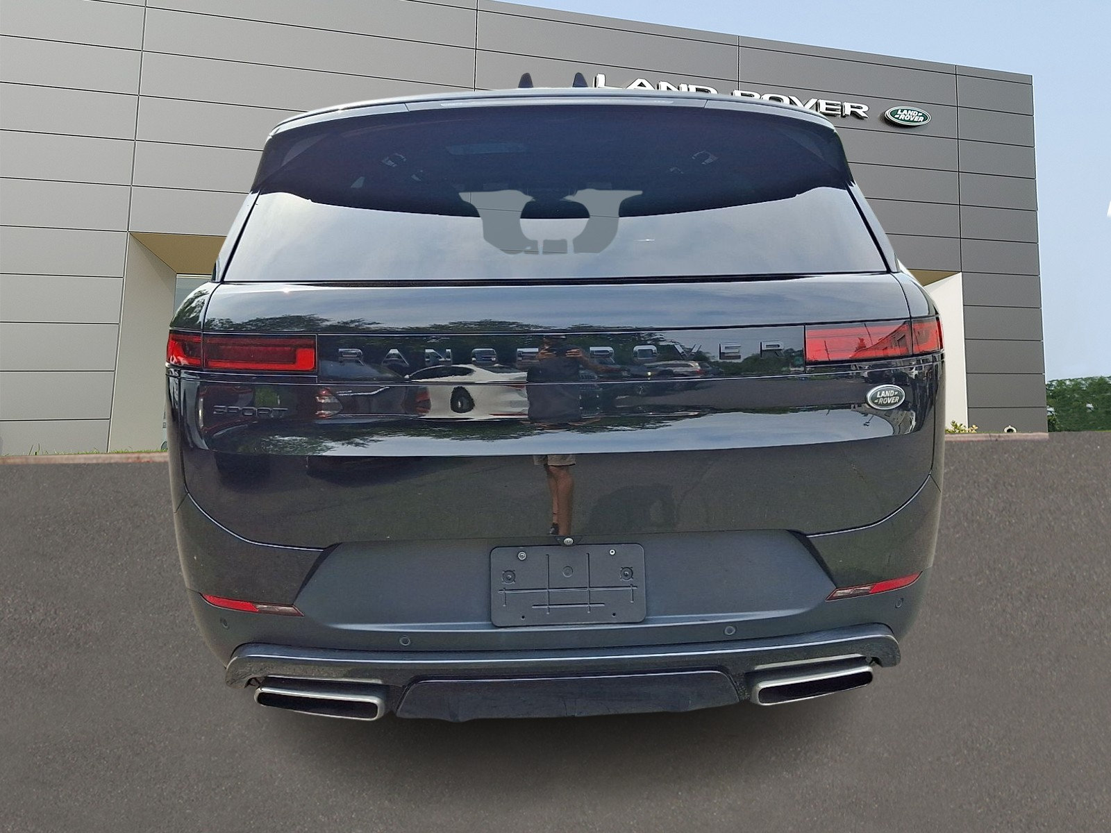 Used 2023 Land Rover Range Rover Sport SE AWD/4WD image 8