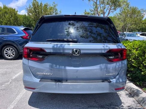 Used 2024 Honda Odyssey Sport image 5