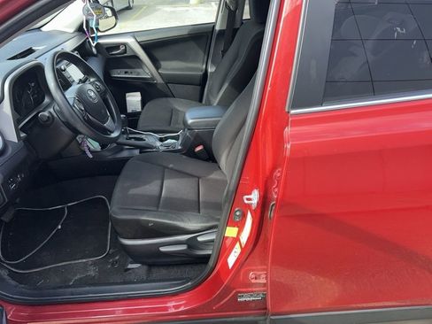 Used 2017 Toyota RAV4 LE image 9