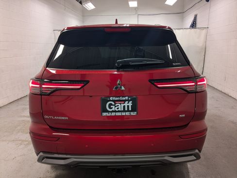 Used 2025 Mitsubishi Outlander SE AWD/4WD image 8