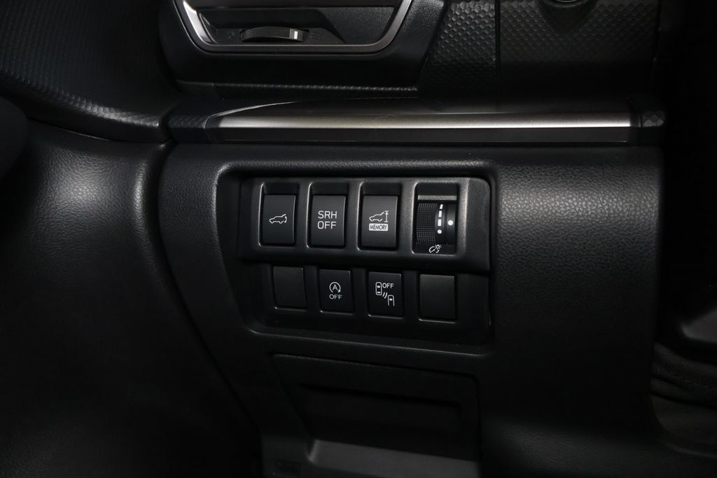 Used 2023 Subaru Forester Premium AWD/4WD image 25