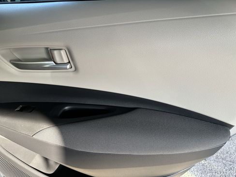 Used 2020 Toyota Corolla LE image 26