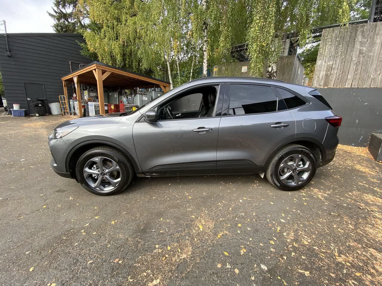 Used 2025 Ford Escape ST-Line Select AWD/4WD image 3