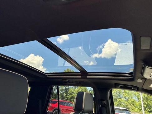New 2026 Chevrolet Tahoe Premier w/ Sun And Tow Package AWD/4WD image 34