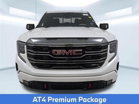 Used 2022 GMC Sierra 1500 AT4 w/ AT4 Premium Package AWD/4WD image 8