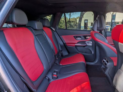 Used 2024 Mercedes-Benz GLC 43 AMG 4MATIC image 19