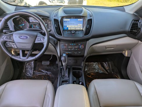 Used 2019 Ford Escape SEL image 17