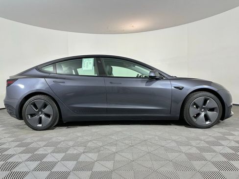 Used 2023 Tesla Model 3 Standard Range image 31