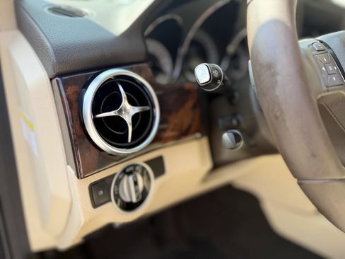 Used 2013 Mercedes-Benz GLK 350 4MATIC image 11