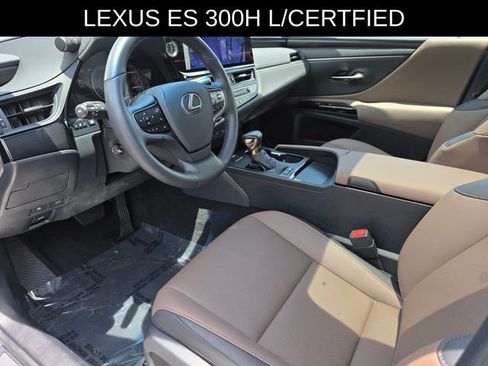 Used 2025 Lexus ES 300h w/ Premium Package FWD image 23