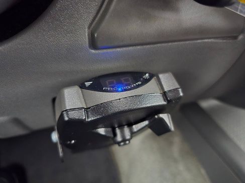 Used 2012 Nissan Frontier SV image 32