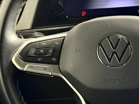 Used 2024 Volkswagen Atlas Cross Sport SE image 22