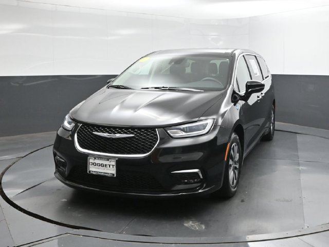 Used 2024 Chrysler Pacifica Limited FWD image 22