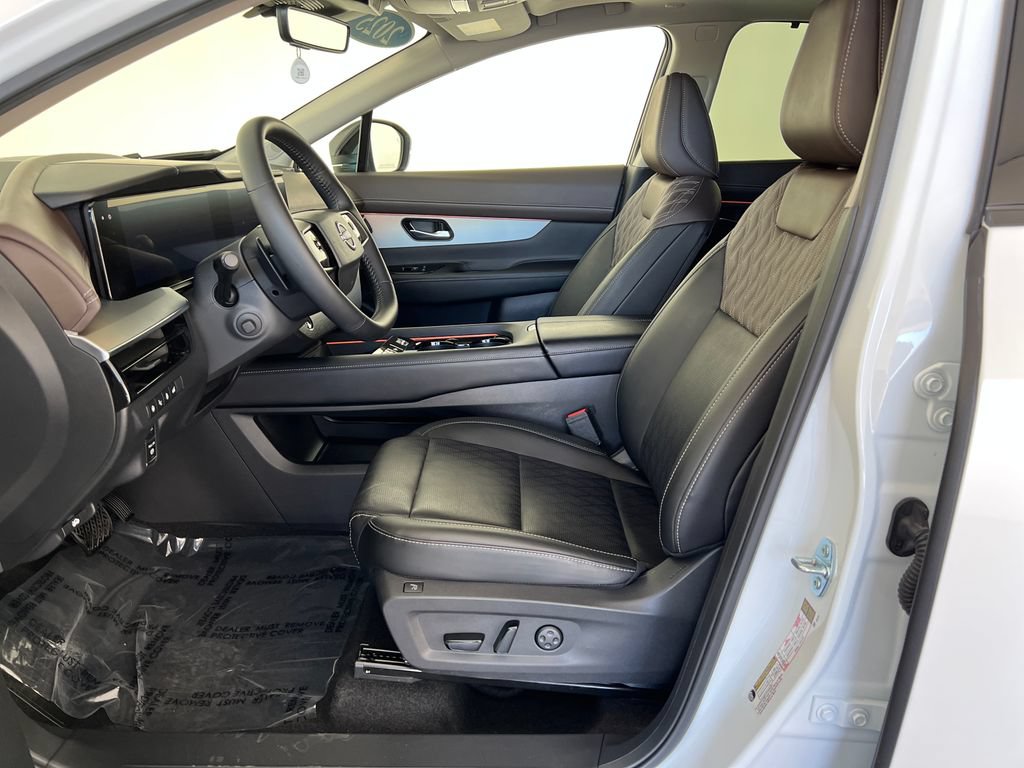 Used 2025 Nissan Murano Platinum w/ Cargo Package AWD/4WD image 12