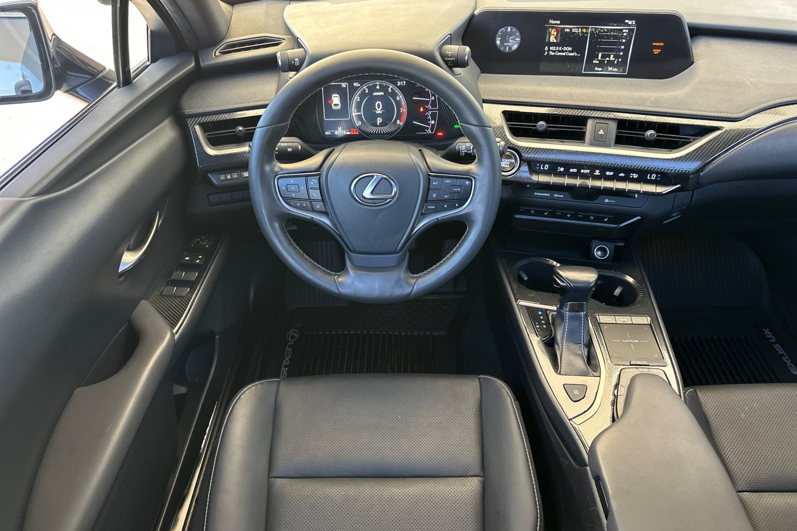 Used 2019 Lexus UX 200 w/ Premium Package FWD image 16