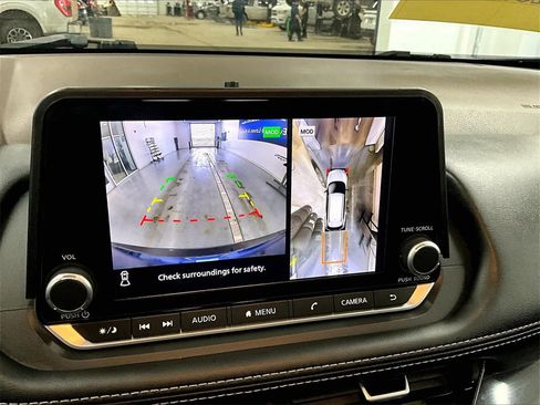 Used 2023 Nissan Rogue SL image 19