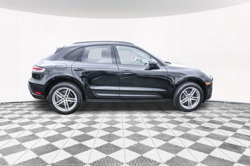 Used 2023 Porsche Macan AWD/4WD image 10