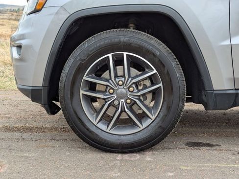 Used 2019 Jeep Grand Cherokee Limited w/ Luxury Group II image 24