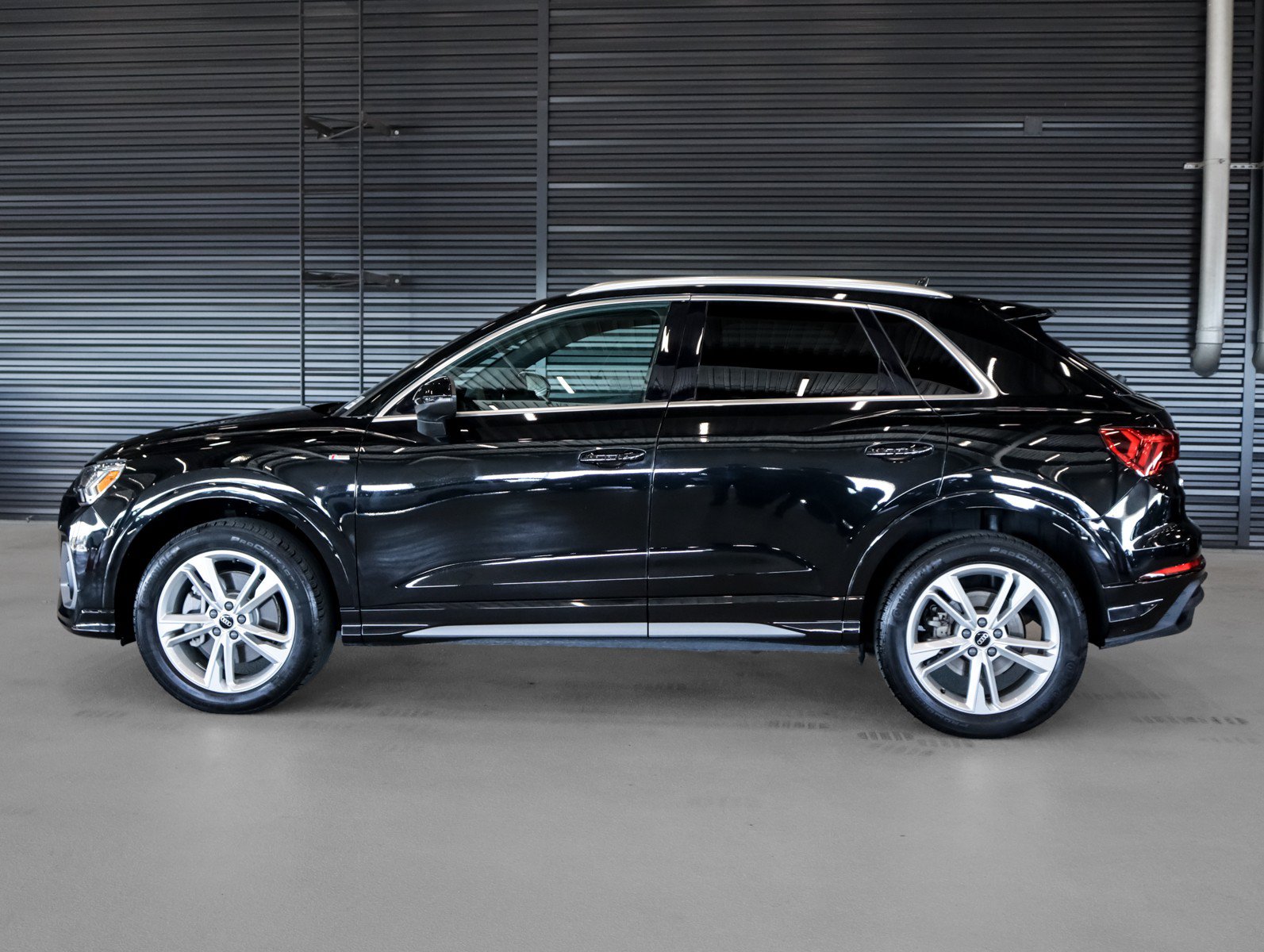 Used 2024 Audi Q3 2.0T Premium w/ Convenience Package AWD/4WD image 14