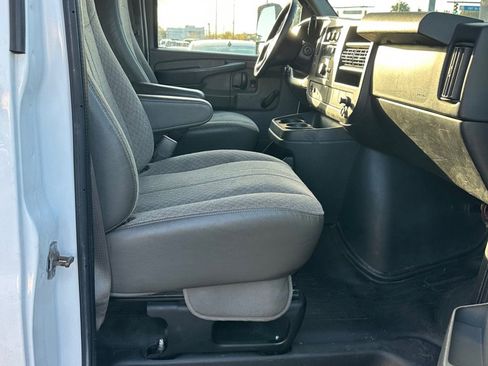 Used 2014 GMC Savana 3500 image 18
