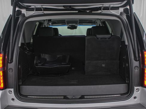 Used 2020 Chevrolet Tahoe LT w/ RST Edition AWD/4WD image 17