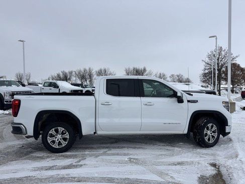 Used 2025 GMC Sierra 1500 SLT image 9