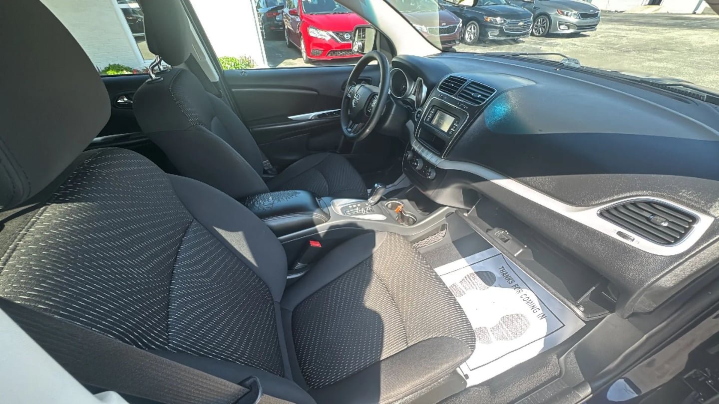 Used 2017 Dodge Journey SE FWD image 28