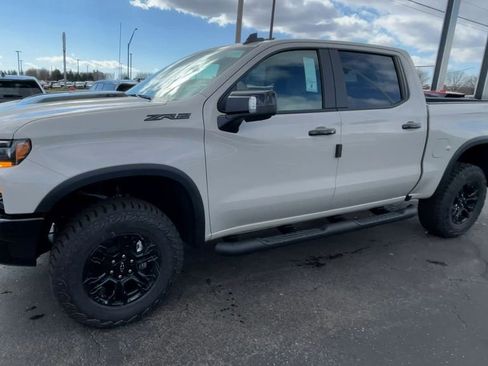 New 2026 Chevrolet Silverado 1500 ZR2 w/ Dark Appearance Package AWD/4WD image 6