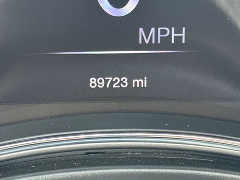 Used 2021 Jeep Grand Cherokee Limited image 17