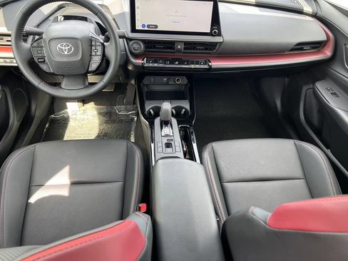 Certified 2026 Toyota Prius Plug-In Hybrid FWD image 19