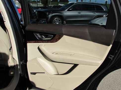 Used 2017 Audi Q7 3.0T Premium Plus image 23