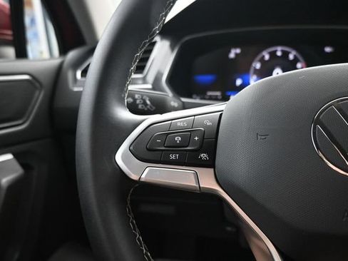 Used 2023 Volkswagen Tiguan SE FWD image 16