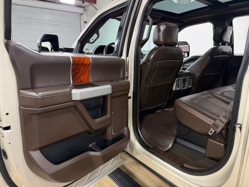 Used 2017 Ford F350 King Ranch w/ King Ranch Ultimate Package AWD/4WD image 15