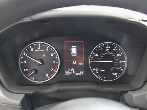 Used 2025 Subaru Crosstrek 2.5i Premium AWD/4WD image 25