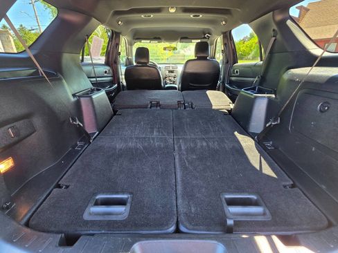 Used 2018 Ford Explorer XLT FWD image 24