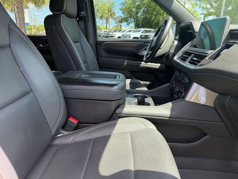 Used 2024 Chevrolet Suburban Premier image 11