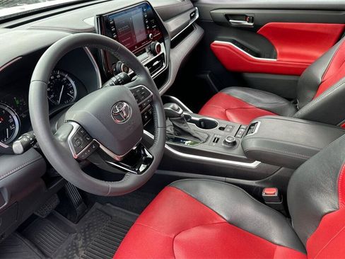 Used 2021 Toyota Highlander XSE image 10