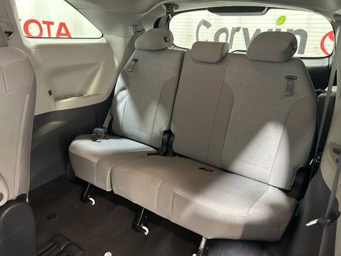Used 2024 Toyota Sienna LE image 23