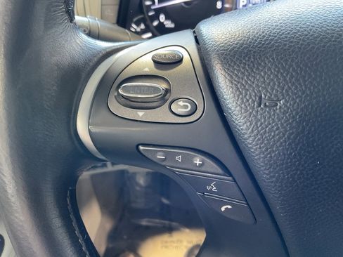 Used 2011 INFINITI M56 x w/ Deluxe Touring Pkg image 12