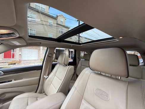 Used 2016 Jeep Grand Cherokee Overland w/ Advanced Technology Group image 15