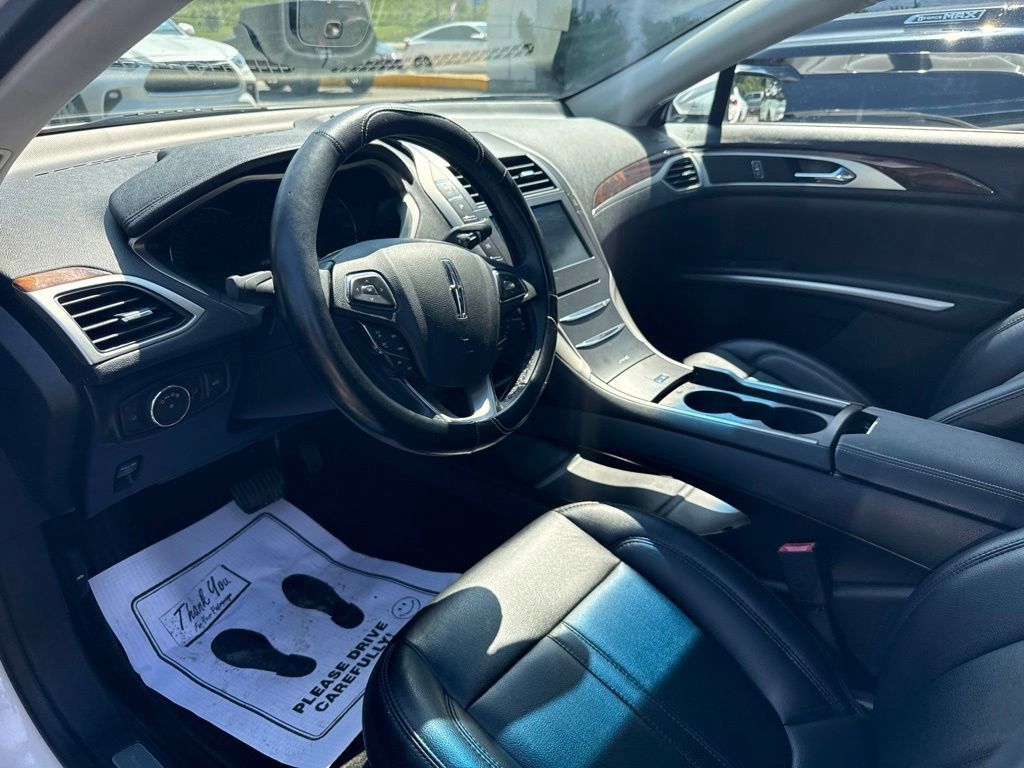 Used 2016 Lincoln MKZ FWD image 20