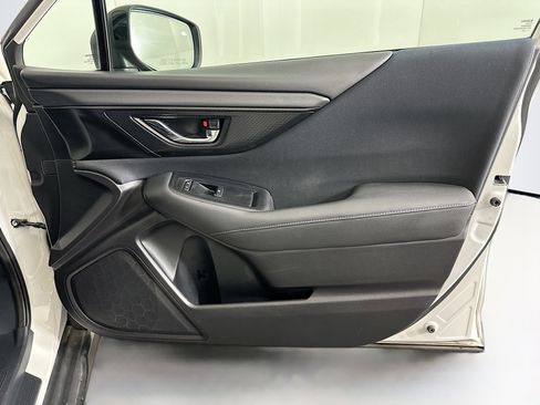 Used 2023 Subaru Outback Premium image 33