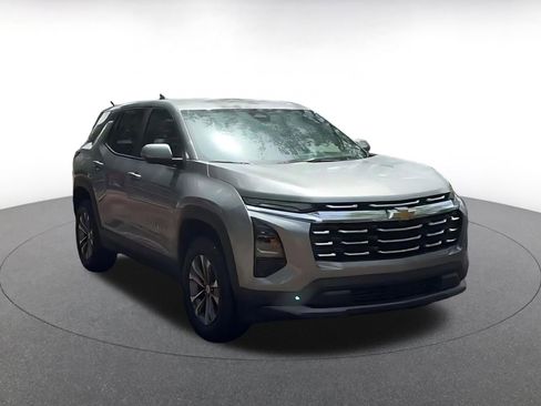 Used 2025 Chevrolet Equinox LT AWD/4WD image 3